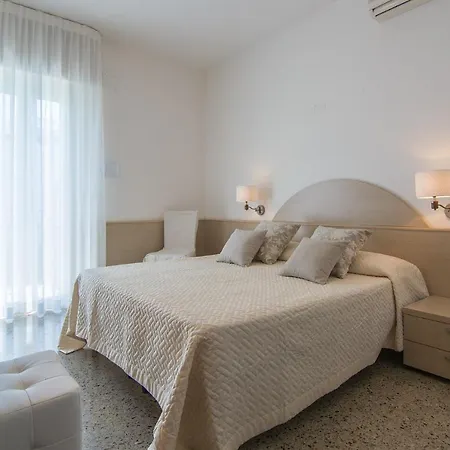 Hotel Dolomiti 3*