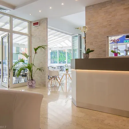 Hotel Dolomiti 3*